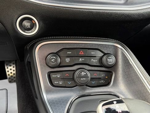 Used 2016 Dodge Challenger R/T Scat Pack w/ Leather Interior Group image 21