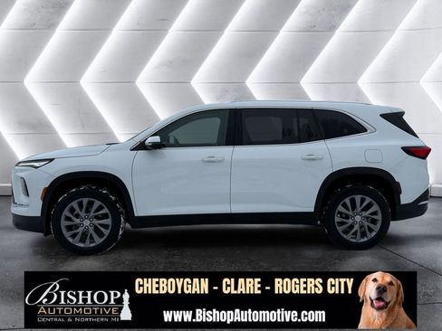 Used 2025 Buick Enclave Preferred image 16