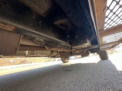 Used 2005 Ford E-350 and Econoline 350 XL RWD image 39
