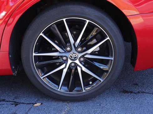 Used 2021 Toyota Camry SE image 31