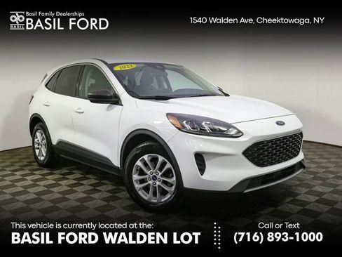 Used 2022 Ford Escape SE w/ Cold Weather Package FWD image 1