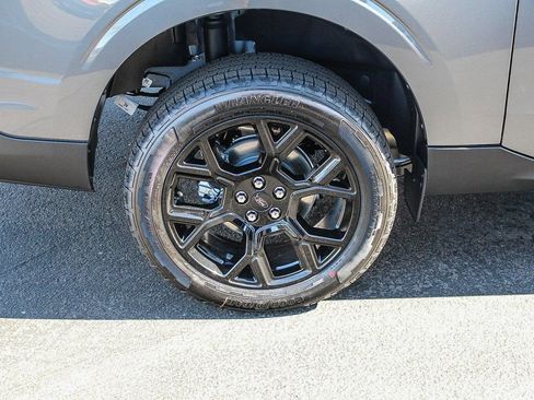 New 2025 Ford Maverick XLT w/ XLT Luxury Package image 11