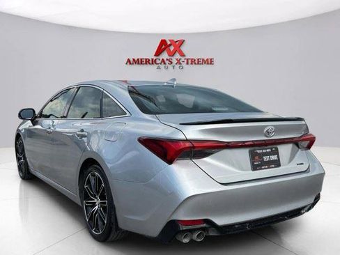 Used 2019 Toyota Avalon XSE FWD image 3