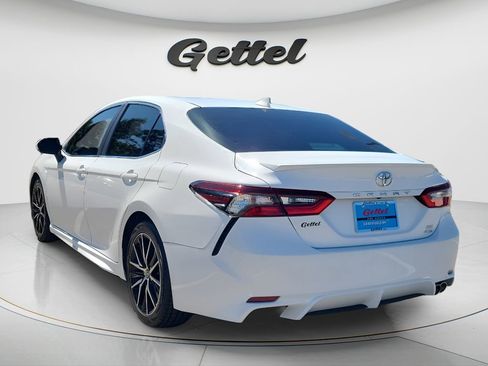 Certified 2022 Toyota Camry SE w/ Cold Weather Package AWD/4WD image 7