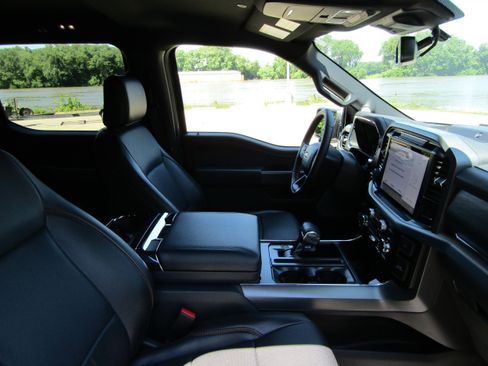 Used 2025 Ford F150 Lariat w/ Equipment Group 501A Mid AWD/4WD image 19