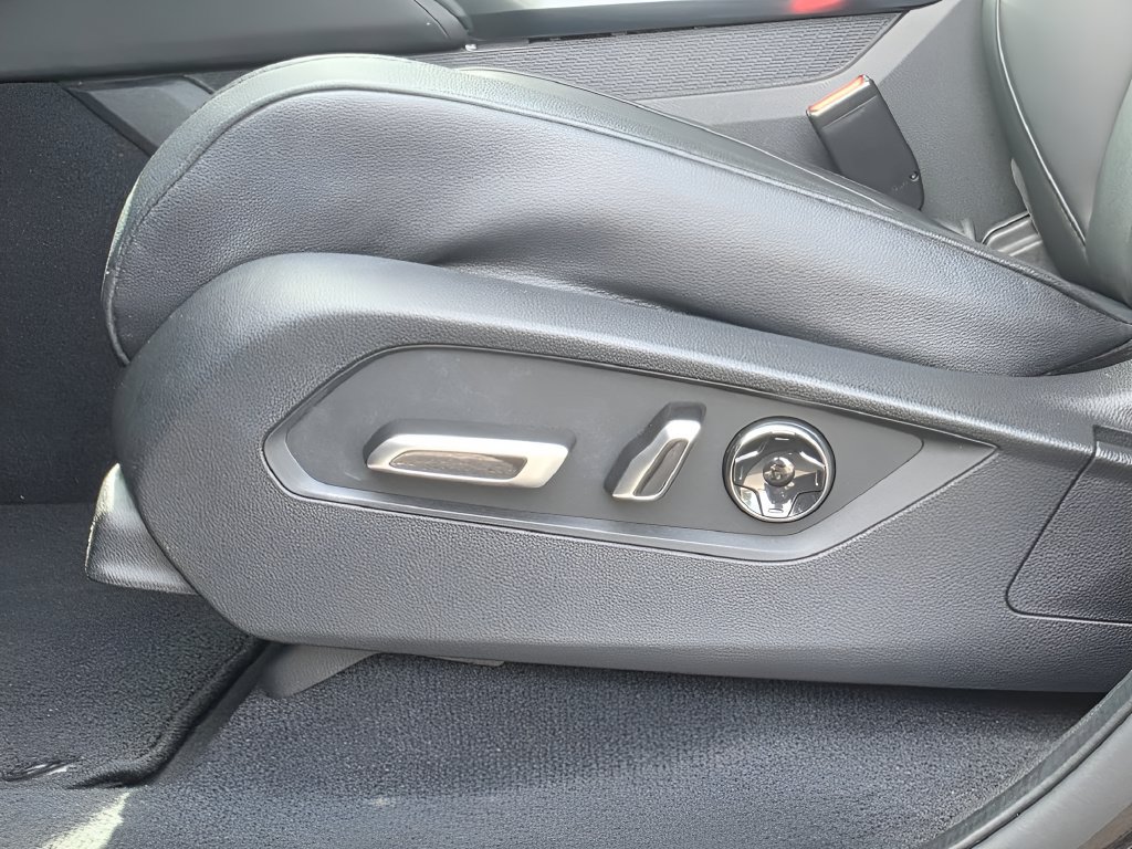 Used 2024 Acura MDX FWD image 11