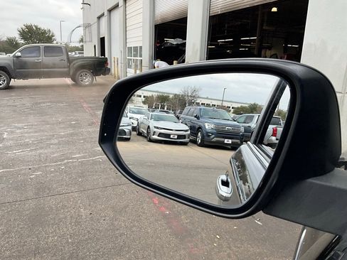 Used 2015 Toyota 4Runner Limited image 20