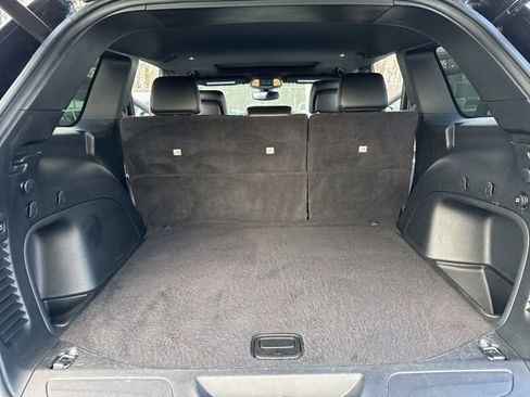 Used 2022 Jeep Grand Cherokee Limited image 32