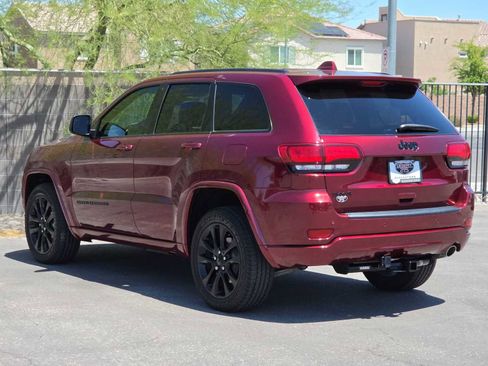Used 2019 Jeep Grand Cherokee Altitude AWD/4WD image 7
