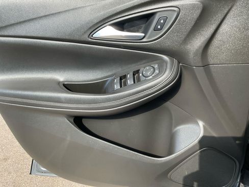 Certified 2021 Buick Encore GX Preferred AWD/4WD image 19