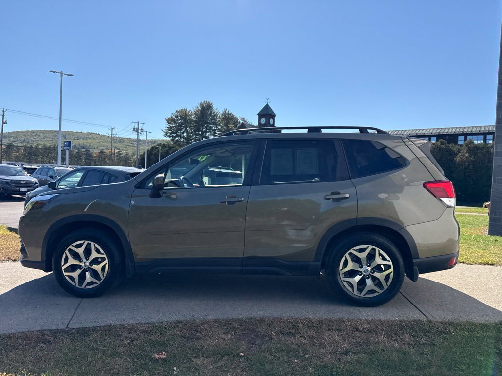 Used 2022 Subaru Forester Premium AWD/4WD image 7