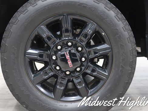 Used 2025 GMC Sierra 2500 AT4 w/ AT4 Premium Plus Package AWD/4WD image 16