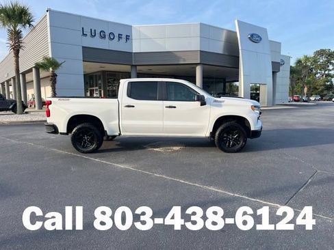 Used 2022 Chevrolet Silverado 1500 LT Trail Boss w/ Convenience Package II AWD/4WD image 2