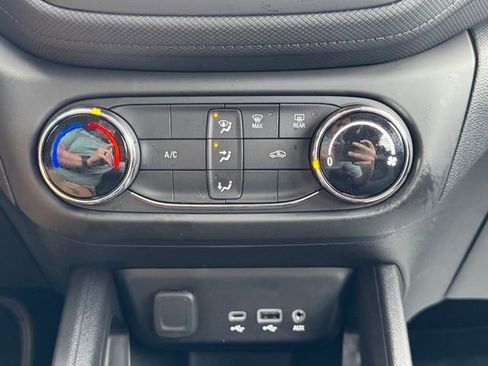 Used 2023 Chevrolet TrailBlazer LS image 11