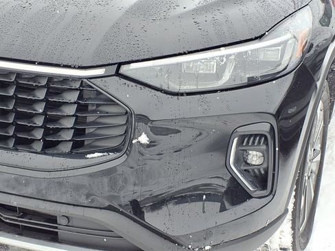 Used 2023 Ford Escape Platinum image 28