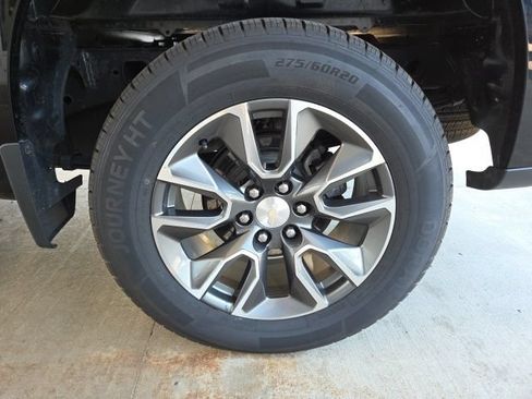 Used 2024 Chevrolet Silverado 1500 LT AWD/4WD image 69
