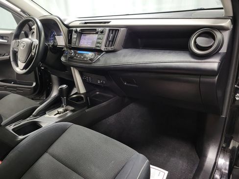 Used 2018 Toyota RAV4 XLE AWD/4WD image 30