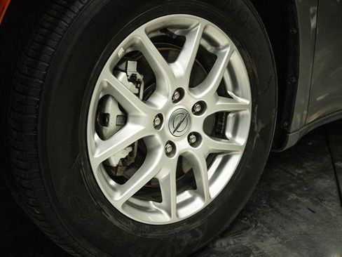 Used 2025 Chrysler Pacifica Select FWD image 3