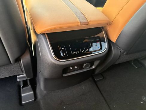 New 2026 Nissan Armada SL w/ Captain's Chari Seat Package AWD/4WD image 18