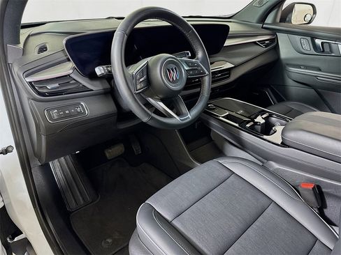Used 2025 Buick Enclave Preferred image 7