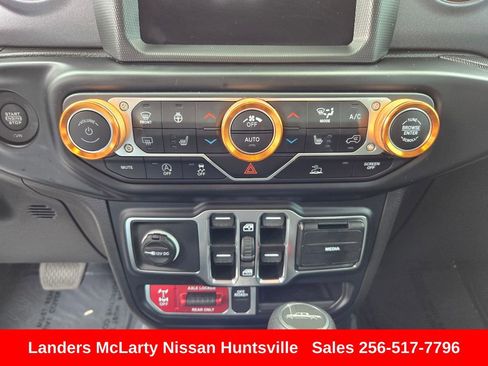 Used 2023 Jeep Gladiator Mojave w/ LED Lighting Group AWD/4WD image 14