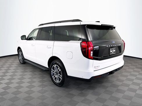 Used 2025 Ford Expedition Active AWD/4WD image 5