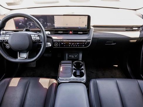 Certified 2025 Hyundai Ioniq 5 SEL RWD image 12