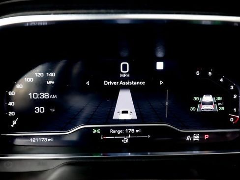 Used 2022 GMC Yukon SLT w/ SLT Premium Package image 6