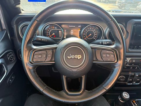 Used 2021 Jeep Gladiator Sport image 12