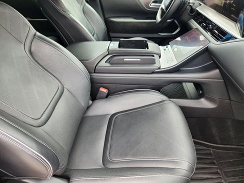 Used 2025 INFINITI QX80 Luxe RWD image 12