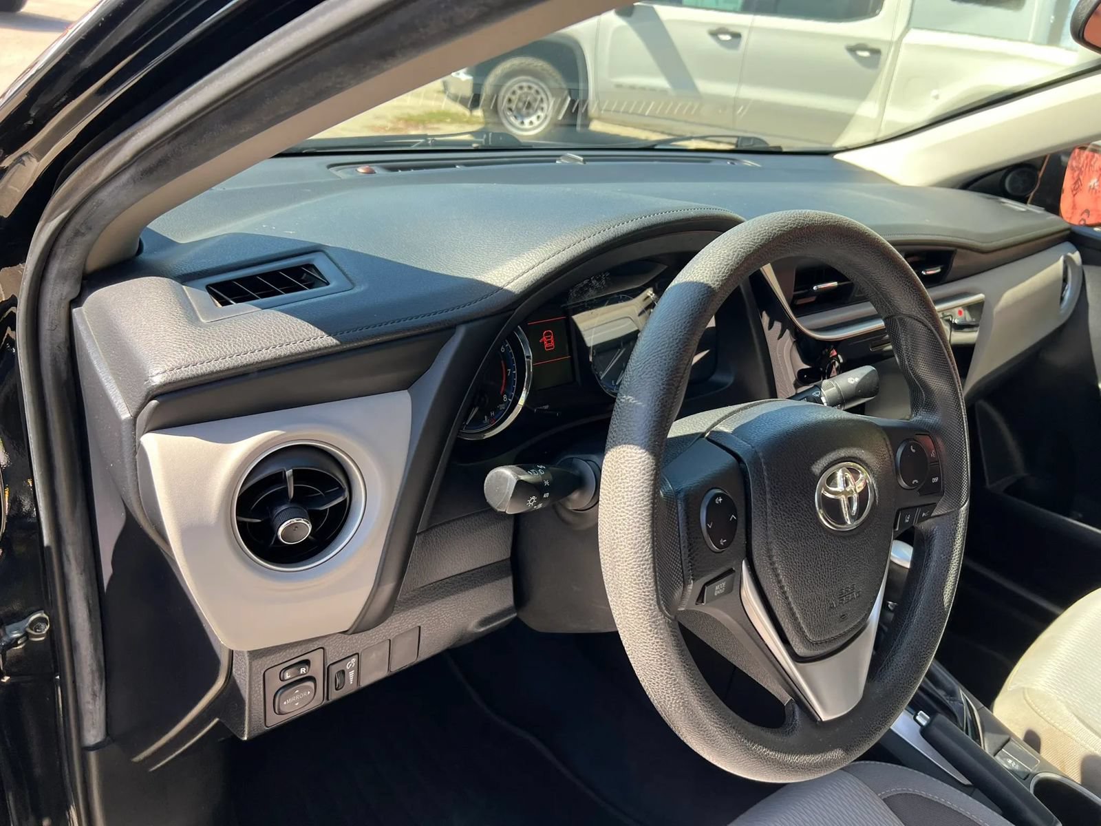 Used 2019 Toyota Corolla LE w/ Protection Package FWD image 12