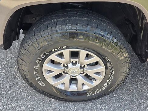 Used 2019 Toyota Tacoma SR5 RWD image 16