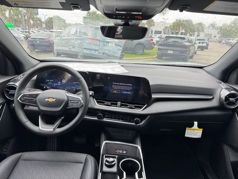 New 2026 Chevrolet Equinox LT w/ Convenience Package II FWD image 23