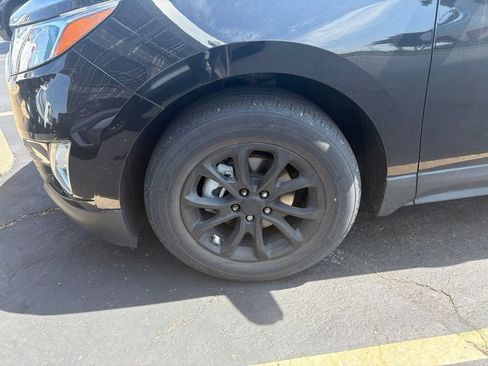 Used 2020 Chevrolet Equinox LT w/ LPO, Floor Liner Package FWD image 2