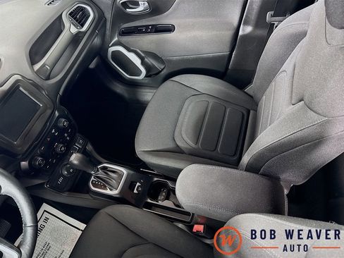 Used 2021 Jeep Renegade Latitude w/ Convenience Group AWD/4WD image 28