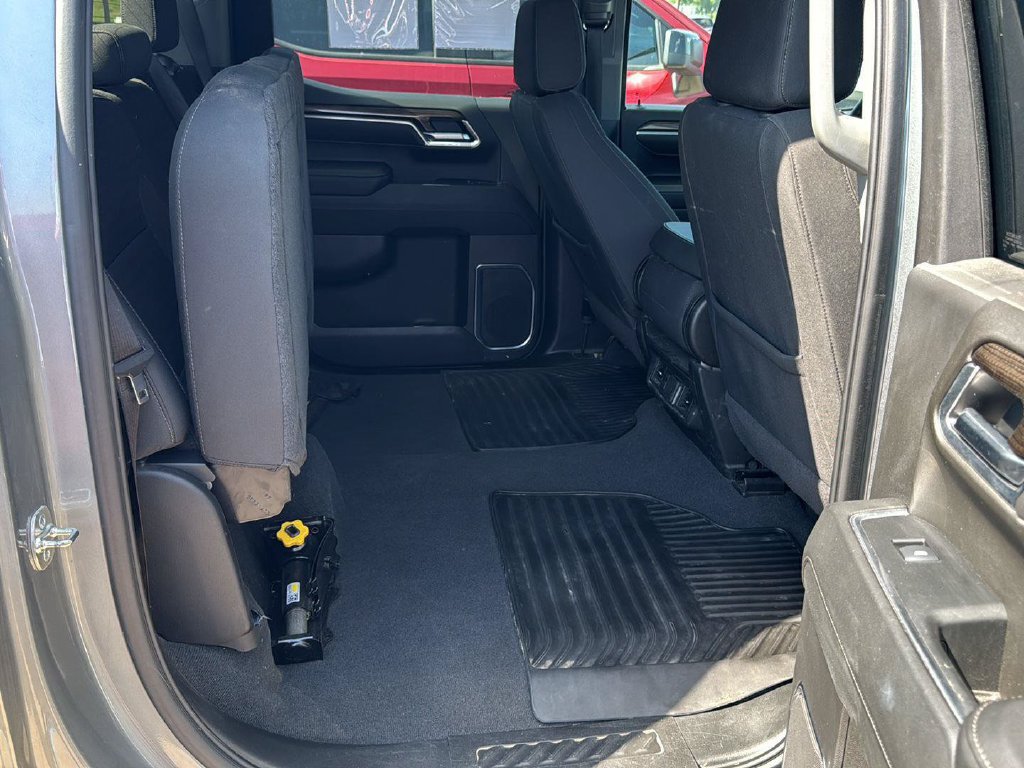 Used 2025 Chevrolet Silverado 1500 LT AWD/4WD image 21