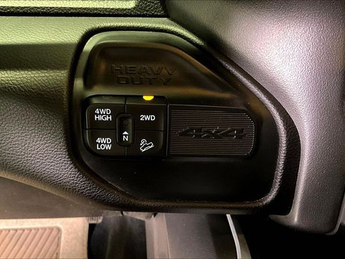 Used 2024 RAM 2500 Big Horn w/ Off Road Package AWD/4WD image 17