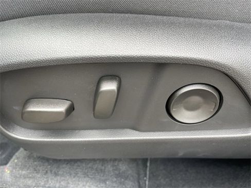 New 2026 Chevrolet Equinox LT w/ Convenience Package II image 12