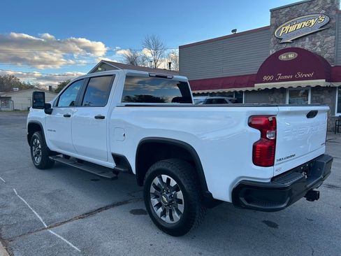 Used 2024 Chevrolet Silverado 2500 Custom w/ Custom Value Package image 5