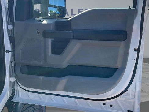 Used 2019 Ford F250 XL w/ STX Appearance Package image 27