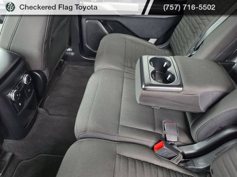 Used 2021 Ford Explorer XLT RWD image 38