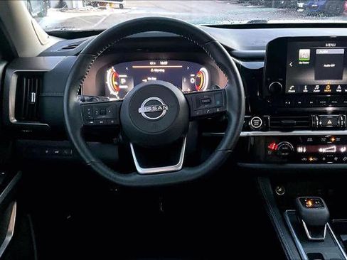 Certified 2023 Nissan Pathfinder Platinum w/ Cargo Package image 5