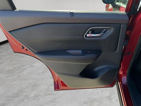 Used 2021 Nissan Rogue SL image 17