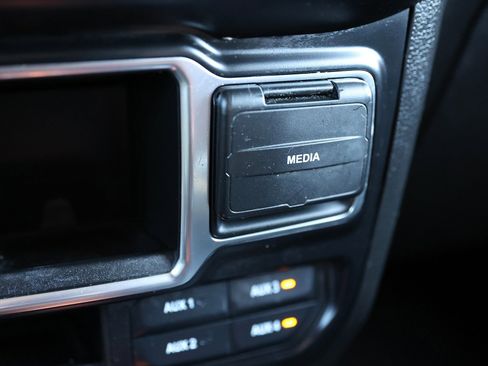 Used 2021 Jeep Wrangler Unlimited Sport image 30