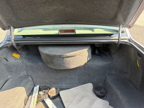 Used 1995 Lincoln Town Car Signature RWD image 43