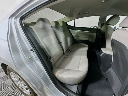 Used 2020 Hyundai Elantra SE FWD image 29