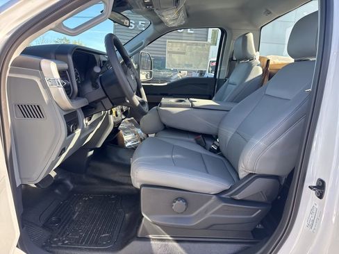 New 2026 Ford F350 XL w/ XL Chrome Package image 9