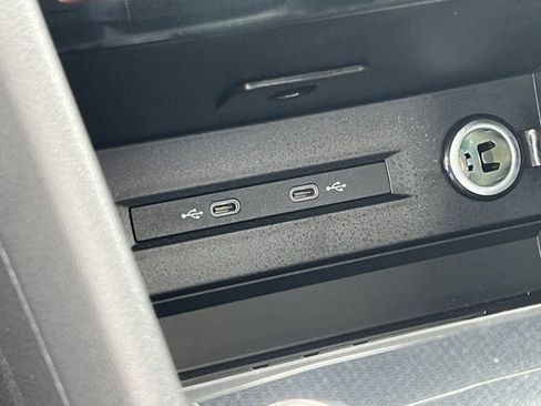 New 2025 Volkswagen Taos SE image 23