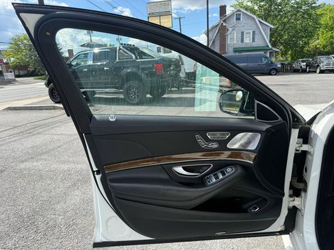 Used 2015 Mercedes-Benz S 550 4MATIC Sedan image 22