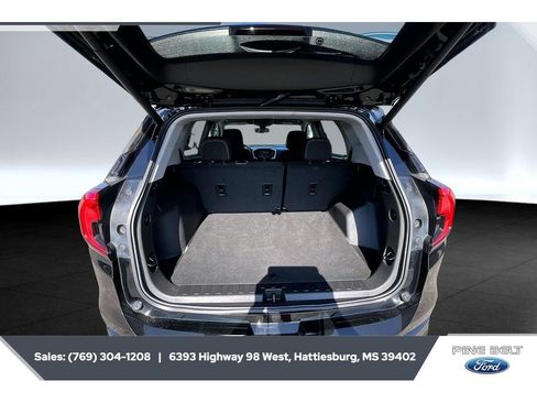 Used 2023 GMC Terrain SLE w/ Driver Convenience Package FWD image 22